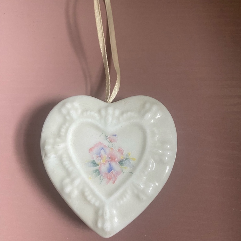 Vintage Ceramic Hanging Floral Potpourri Heart